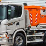 Camion Scania ultrascurt pentru transport de containere