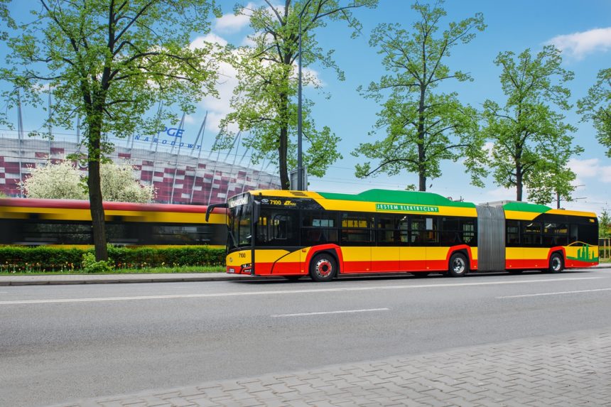Primul autobuz electric articulat Solaris a intrat în operare