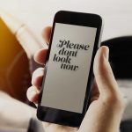 Telefonul mobil te pune în pericol la volan? Sfaturi pentru o utilizare responsabilă