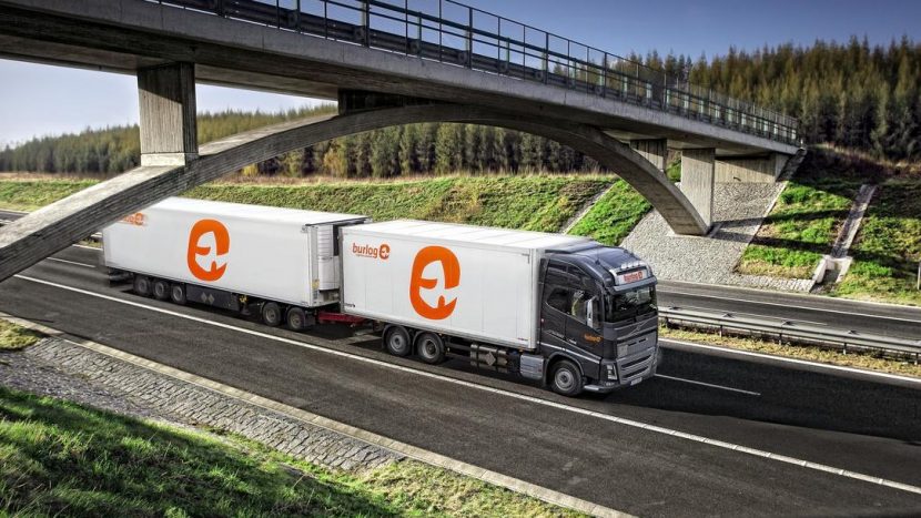 Sistemul de asistență la viraj, obligatoriu pentru camioanele lungi în Germania