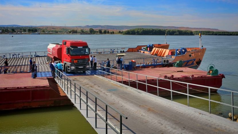 Feribot între România și Ucraina, deocamdată doar pentru camioane