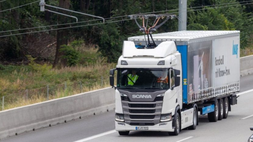 Primul test cu autostrada electrificată din Germania este complet operațional