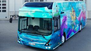 Video: Librării mobile în autobuze electrice Volvo