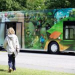 Video: Librării mobile în autobuze electrice Volvo