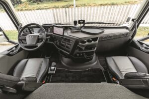 Test Volvo FH 460 I-Save interior cabina