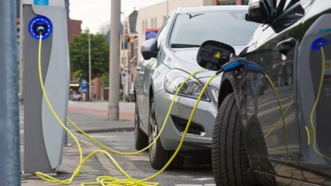 Comisia Europeană a anunțat planul prin care propune interzicerea vânzărilor de mașini noi diesel și pe benzină, începând cu anul 2035
