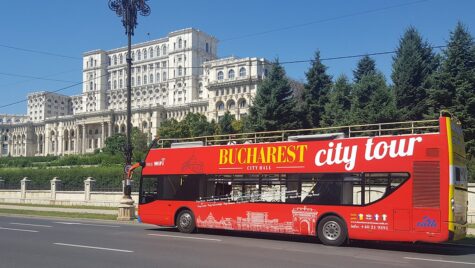 Bucharest City Tour caută patru autobuze