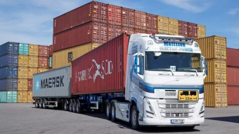 Volvo livrează un camion electric de 74 de tone
