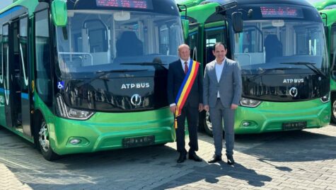 Primele 10 autobuze electrice produse la Baia Mare au ajuns la client
