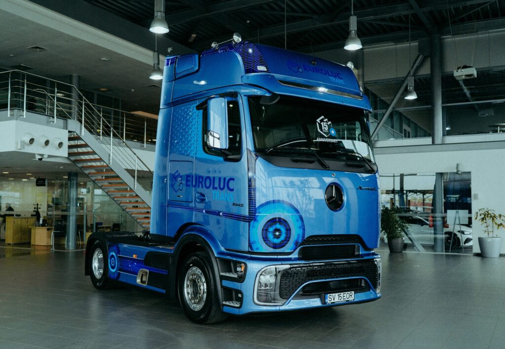 Automatten geschikt voor Mercedes Actros MP4, MP5 vrachtwagen, compatibel met Mercedes Actros MP4, MP5, passagiersstoel ongedempt (opvouwbaar) exclusief logo (zwart en beige Automatten geschikt voor Mercedes Actros MP4, MP5 vrachtwagen, compatibel met Mercedes Actros MP4, MP5, passagiersstoel ongedempt (opvouwbaar) exclusief logo (zwart en beige